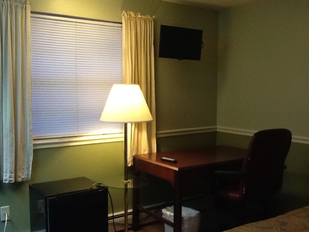 Отель Brookside House Quincy Экстерьер фото